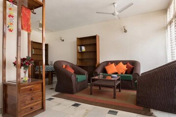 Living Room in 2 BHK Apartment at Sarvapriya Vihar – for Rent