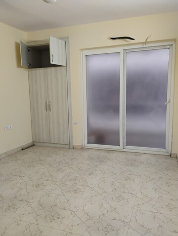 Bedroom in 3.5 BHK Builder Floor at Amolik Residency, Sector 86 – for Rent
