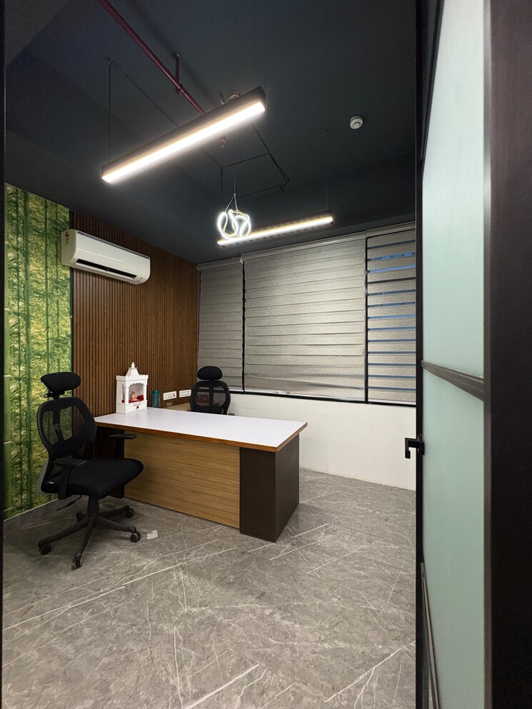 Team Area, netaji subhash place Commercial Office Space 1600 Sq.Ft. In Netaji Subhash Place Delhi 9066807