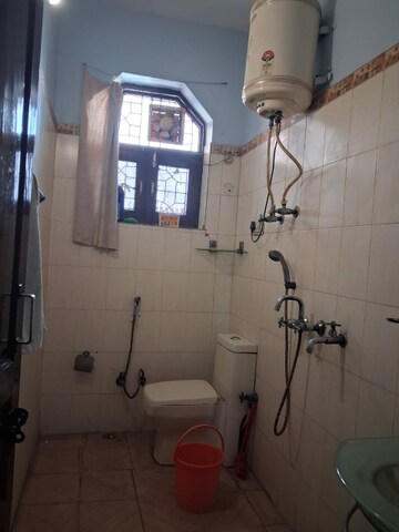 Master Bedroom in 2.5 BHK Independent House at Sector 28 – for Rent