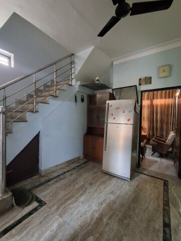 Living Room in 2.5 BHK Independent House at Sector 28 – for Rent