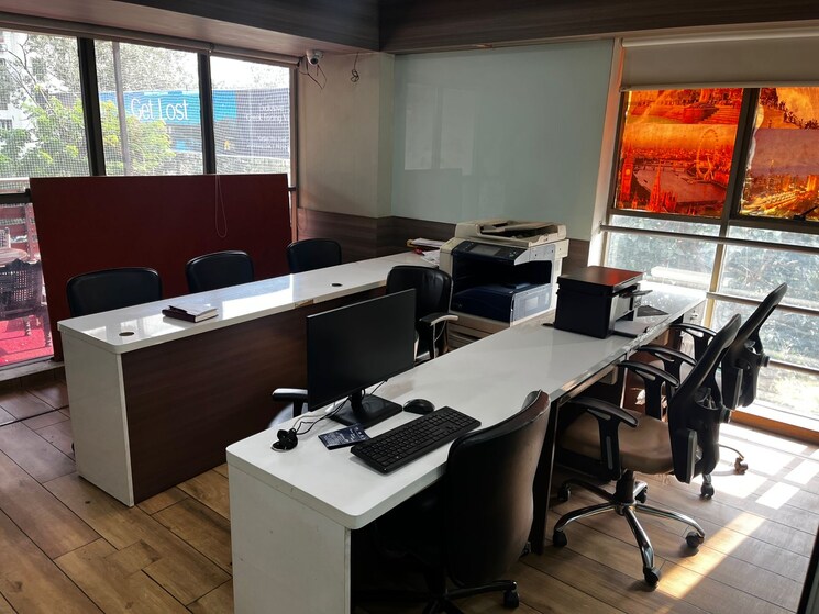 Team Area, memnagar Commercial Office Space 940 Sq.Ft. In Memnagar Ahmedabad 9066762