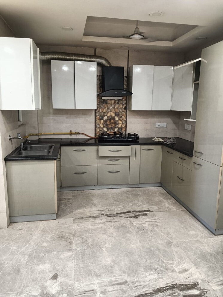 Kitchen, rwa-chittaranjan-park-block-r 3 Bedroom 1800 Sq.Ft. Apartment In Chittaranjan Park Delhi 9066817