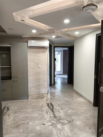 Room in 3 BHK Apartment at RWA Chittaranjan Park Block R, Chittaranjan Park – for Rent