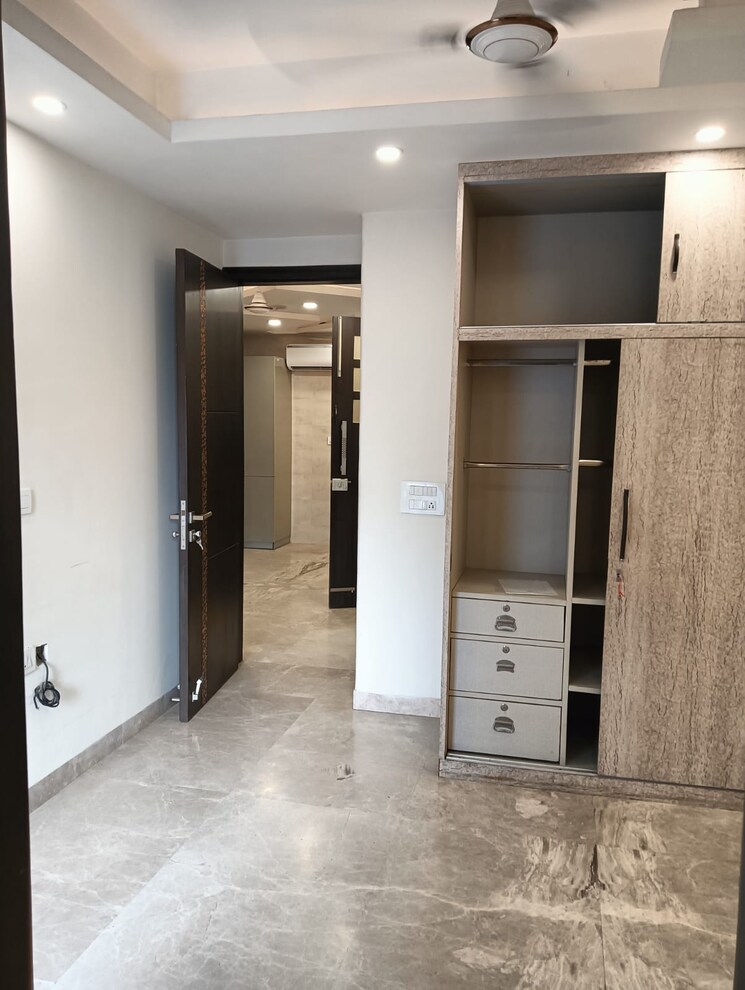 Room, rwa-chittaranjan-park-block-r 3 Bedroom 1800 Sq.Ft. Apartment In Chittaranjan Park Delhi 9066817