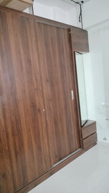Furnished Amenities in 2 BHK Apartment at Paldi – for Rent