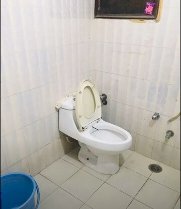 Bathroom in 2 BHK Builder Floor at Sector 38 – for Rent