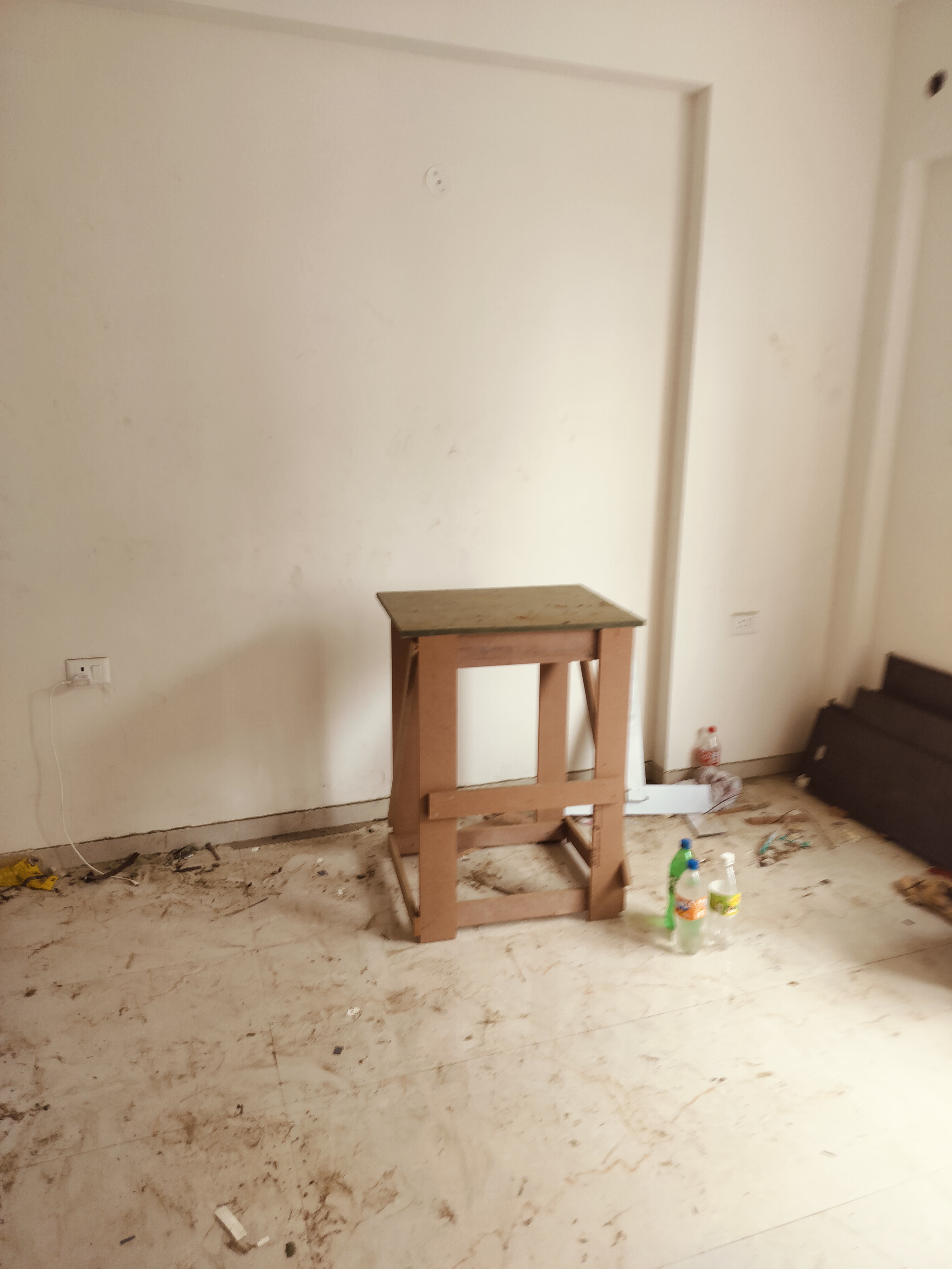 3.5 BHK + Pooja Room,Servant Room,Study Room,Extra Room Builder Floor For Rent in Smart World Gems