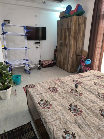 Bedroom in 2.5 BHK Builder Floor at Ambesten Twin County, Sector 1 Greater Noida – for Rent