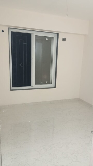 Room in 2 BHK Apartment at Shraddha Pride, Vikhroli East – for Rent