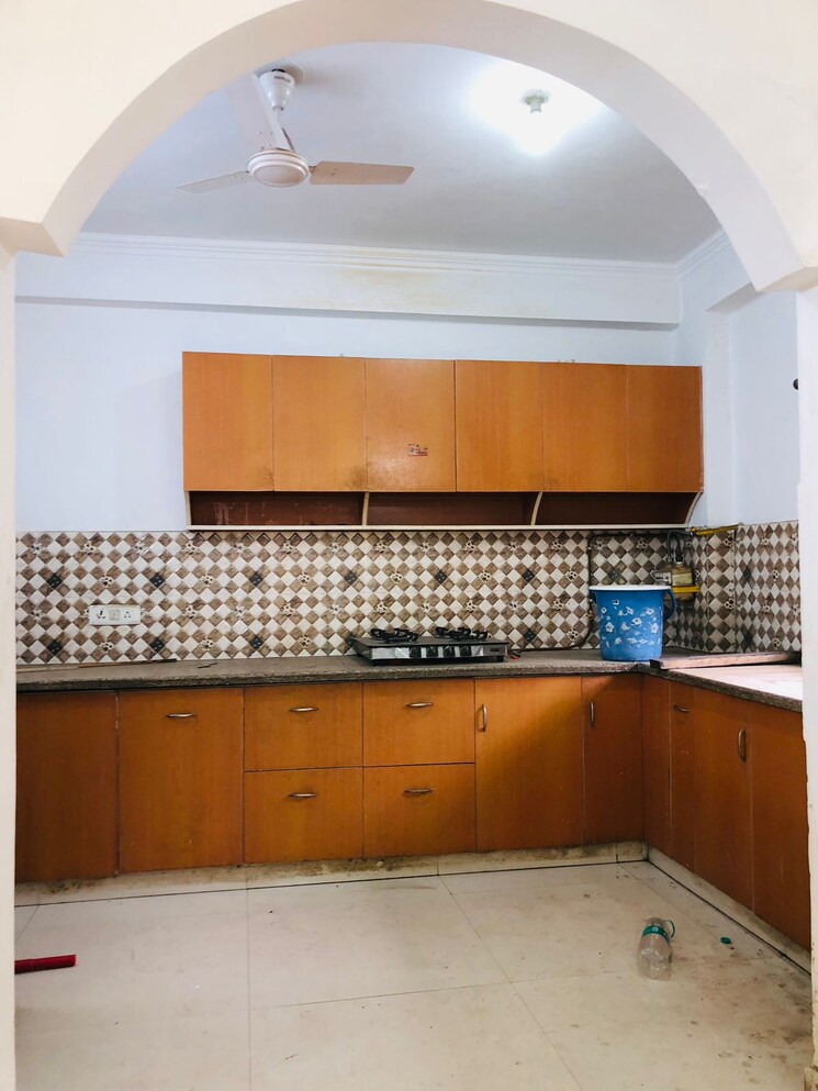 Kitchen, freedom fighters enclave 4 Bedroom 1350 Sq.Ft. Builder Floor In Freedom Fighters Enclave Delhi 9066909
