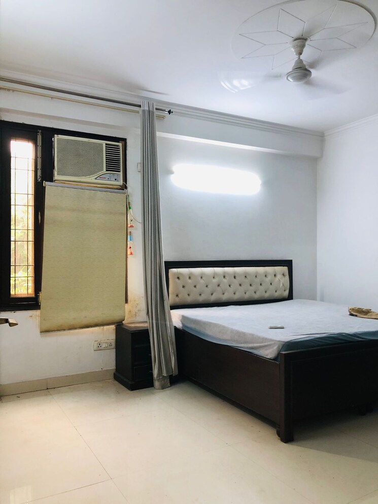 Living Room, freedom fighters enclave 4 Bedroom 1350 Sq.Ft. Builder Floor In Freedom Fighters Enclave Delhi 9066909