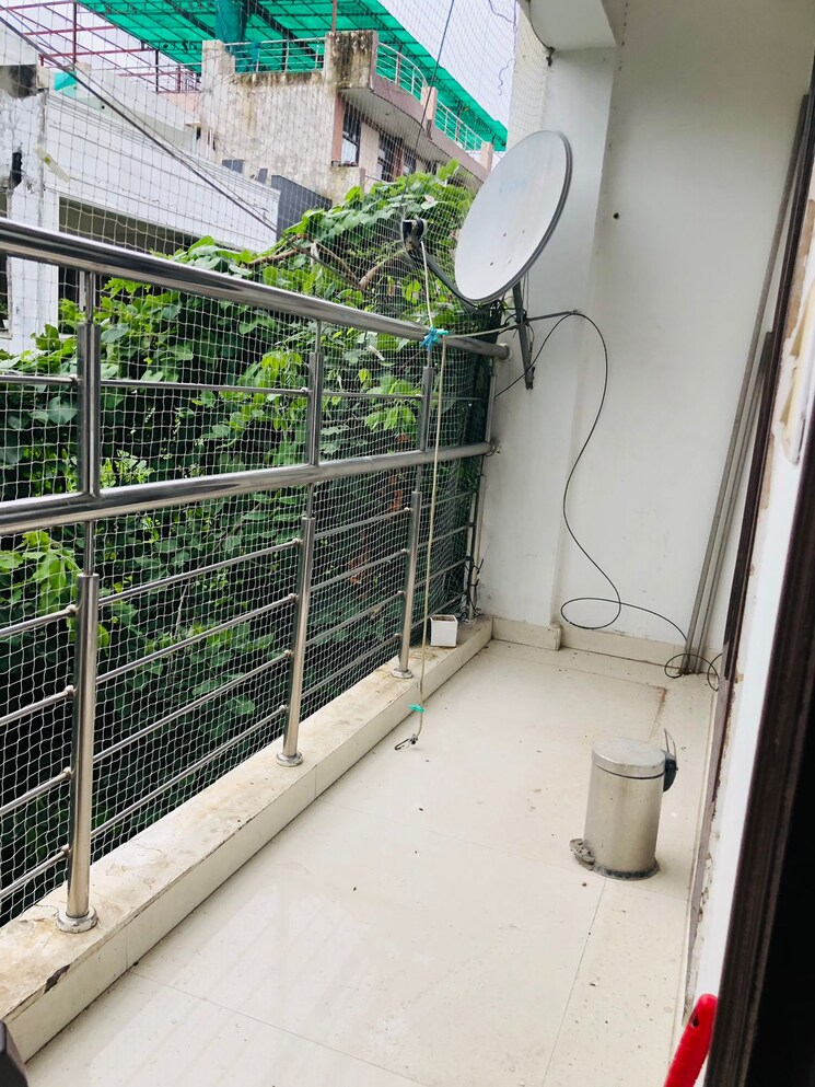 Balcony, freedom fighters enclave 4 Bedroom 1350 Sq.Ft. Builder Floor In Freedom Fighters Enclave Delhi 9066909