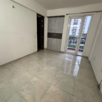 Room in 3 BHK Apartment at Shalimar Oneworld Vista, Malesemau – for Rent