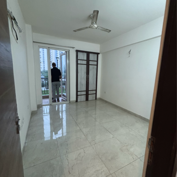 Room in 3 BHK Apartment at Shalimar Oneworld Vista, Malesemau – for Rent