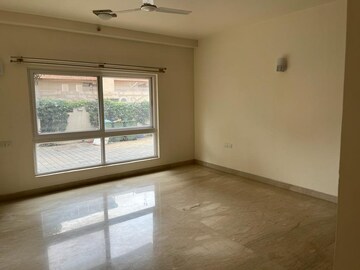Bedroom in 4 BHK Apartment at Embassy Oasis, Frazer Town – for Rent