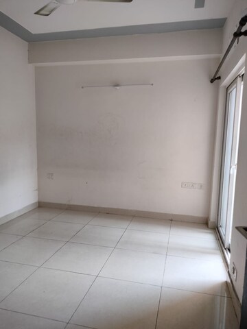 Room in 3 BHK Apartment at Ajnara Grand Heritage, Sector 74 – for Rent