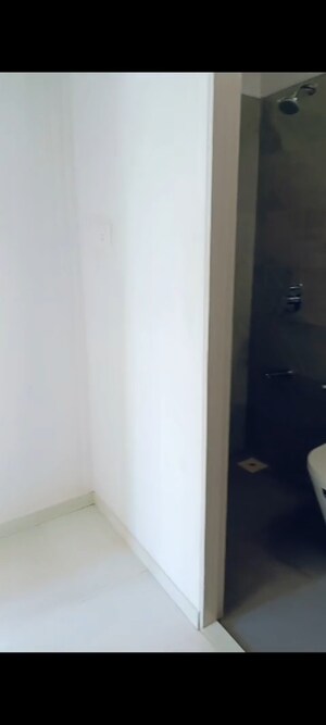 Building Lobby in 1 BHK Apartment at Dosti West County Phase 4 Dosti Pine, Balkum Pada – for Sale