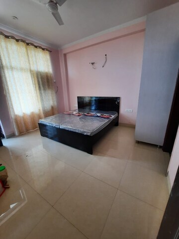 Living Room in 2 BHK Builder Floor at Sector 38 – for Rent