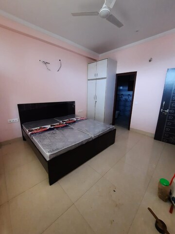 Bedroom in 2 BHK Builder Floor at Sector 38 – for Rent