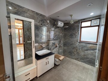 Kitchen in 3 BHK Builder Floor at Sector 46 – for Rent
