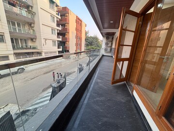 Balcony in 3 BHK Builder Floor at Sector 46 – for Rent