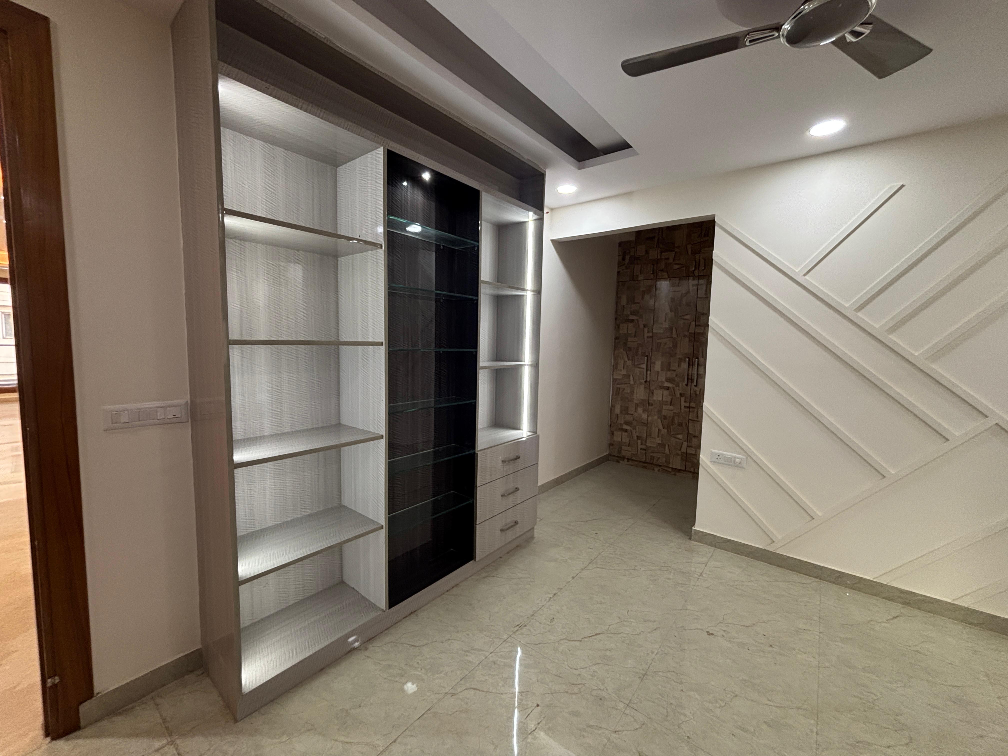 Room in 3 BHK Builder Floor at Sector 46 – for Rent