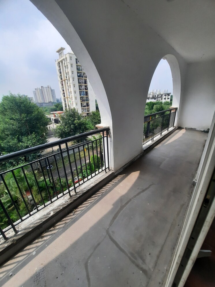 Balcony, sector 3 greater noida 5 Bedroom 3260 Sq.Ft. Apartment In Sector 3 Greater Noida Greater Noida 9066970