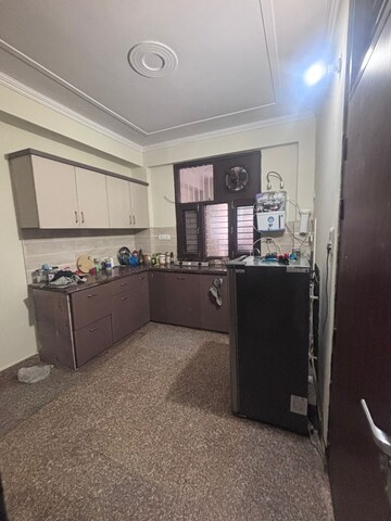 Kitchen in 2 BHK Builder Floor at Sector 38 – for Rent