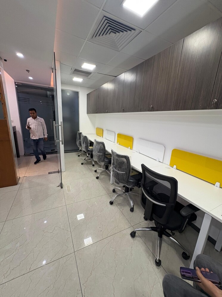 Team Area, sector 16 Commercial Office Space 1000 Sq.Ft. In Sector 16 Noida 9066985