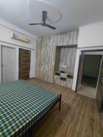 Bedroom in 2 BHK Builder Floor at Sector 40 – for Rent