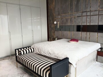 Bedroom in 4 BHK Apartment at Indiabulls Blu, Worli – for Rent
