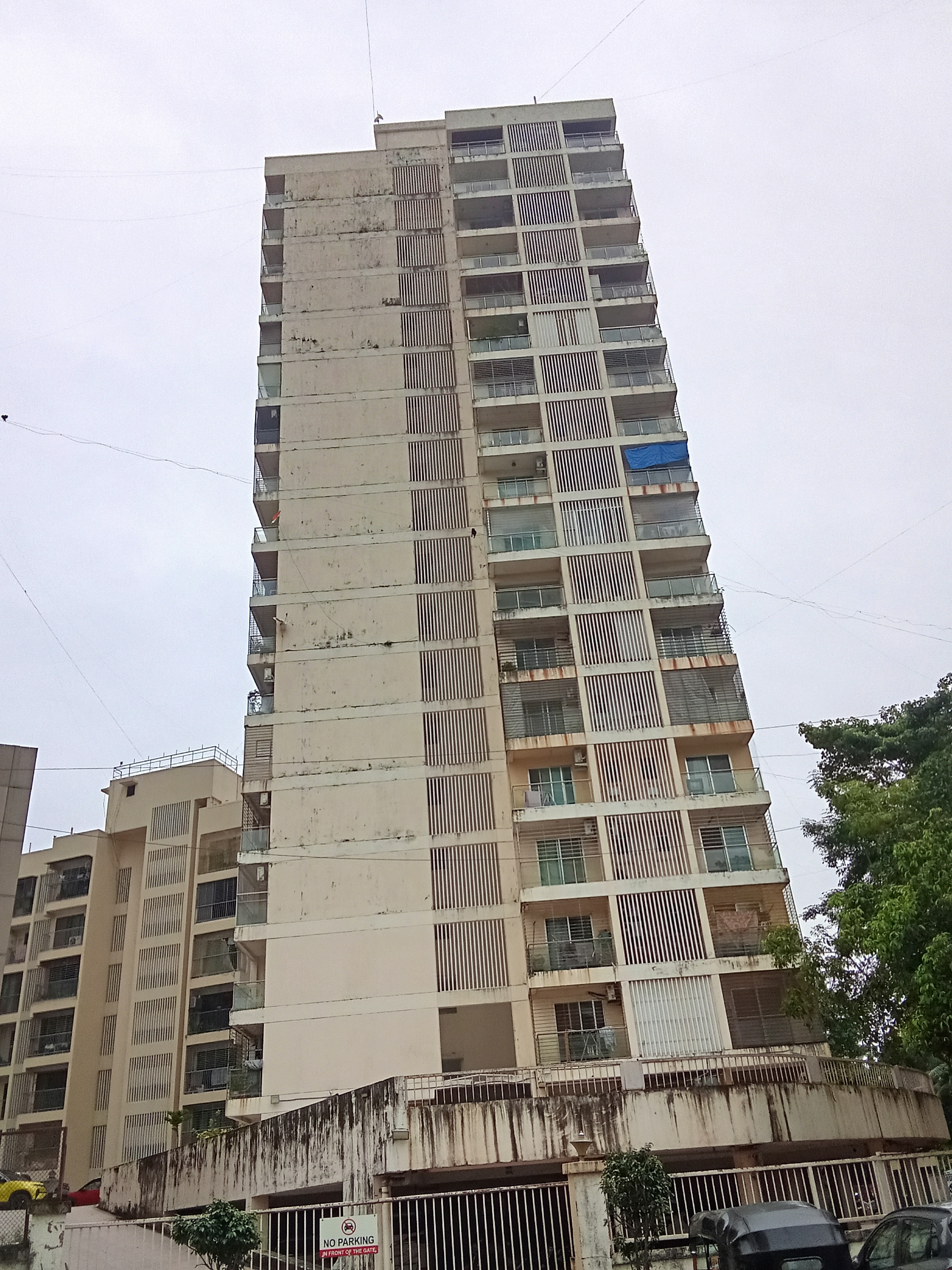 1 Rk  475 Sq.Ft. Apartment in Snowdrop CHS