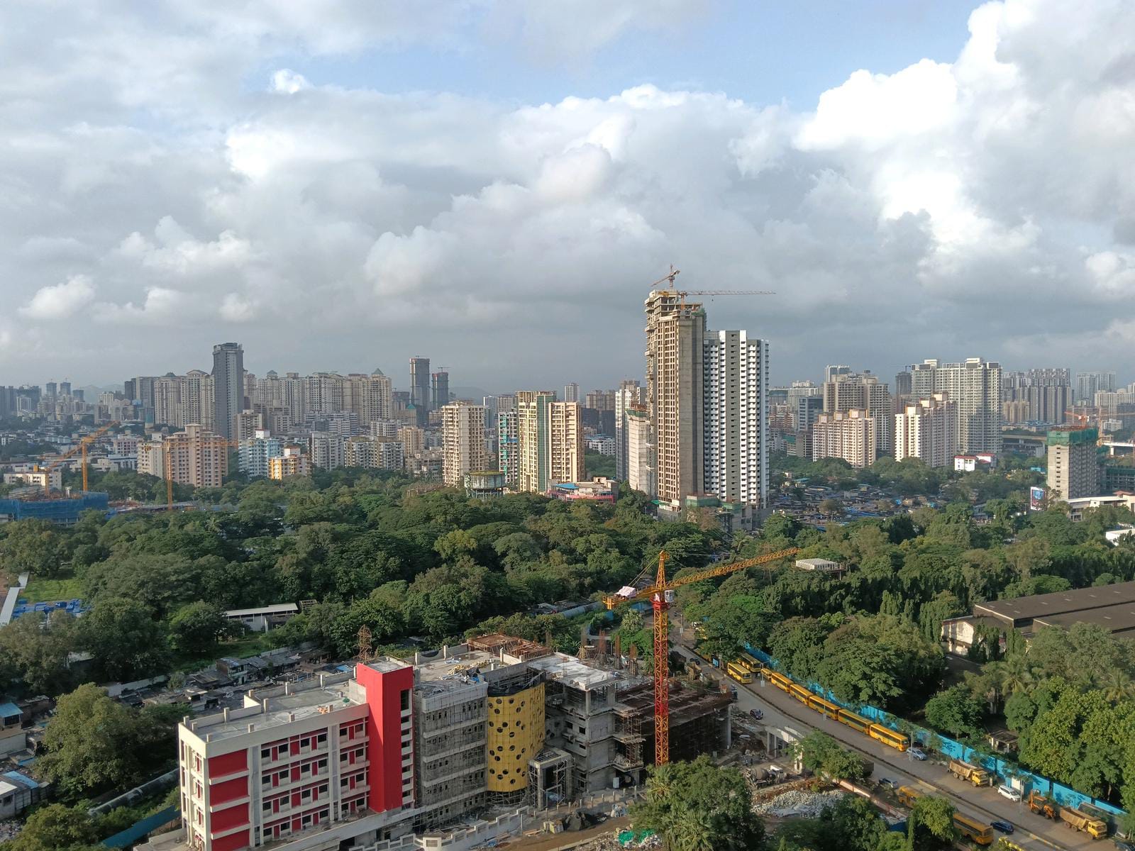 2 BHK Apartment For Rent in Raymond Ten X Habitat