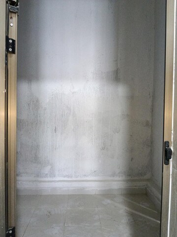 Room in 2 BHK Apartment at Raymond Ten X Habitat, Pokhran Road No Two – for Rent