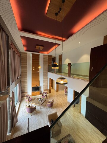 Building Lobby in 5 BHK Apartment at Kalpataru Horizon, Worli – for Rent