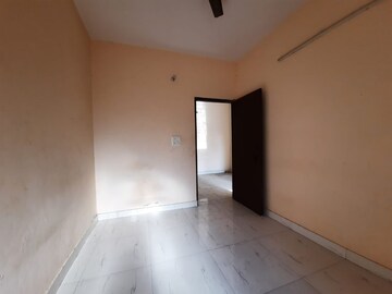 Room in 2 BHK Apartment at Jasola Vihar – for Sale