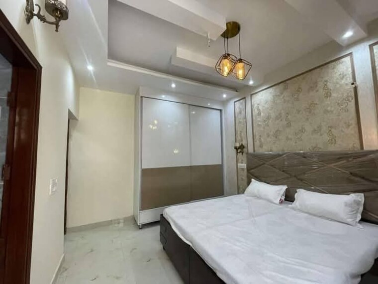 Room, sector 123 3 Bedroom 125 Sq.Yd. Apartment In Sector 123 Mohali 9067023
