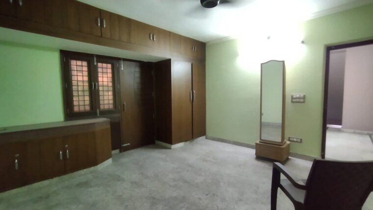 Bedroom, sarita vihar 3.5 Bedroom 1800 Sq.Ft. Apartment In Sarita Vihar Delhi 9067024