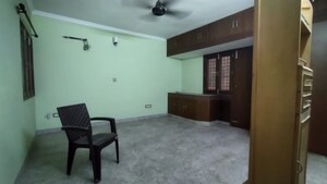 Room in 3.5 BHK Apartment at Sarita Vihar – for Sale