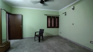 Room in 3.5 BHK Apartment at Sarita Vihar – for Sale