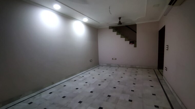 Room, sarita vihar 3.5 Bedroom 1800 Sq.Ft. Apartment In Sarita Vihar Delhi 9067024