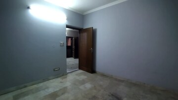 Room in 3.5 BHK Apartment at Sarita Vihar – for Sale