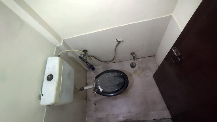 Bathroom, sarita vihar 1 Bedroom 516 Sq.Ft. Apartment In Sarita Vihar Delhi 9067025