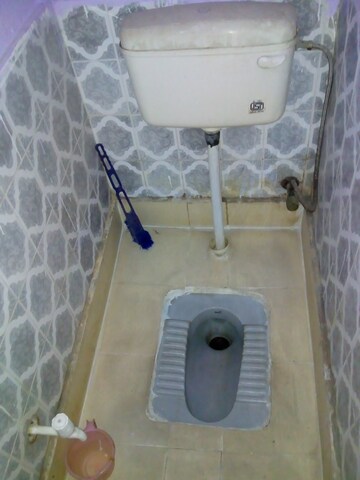 Bathroom in 1 BHK Apartment at Sarita Vihar – for Rent