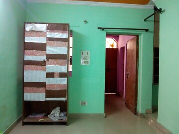 Furnished Amenities in 1 BHK Apartment at Sarita Vihar – for Rent
