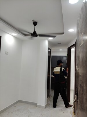 Furnished Amenities in 2 BHK Builder Floor at Govindpuri – for Sale