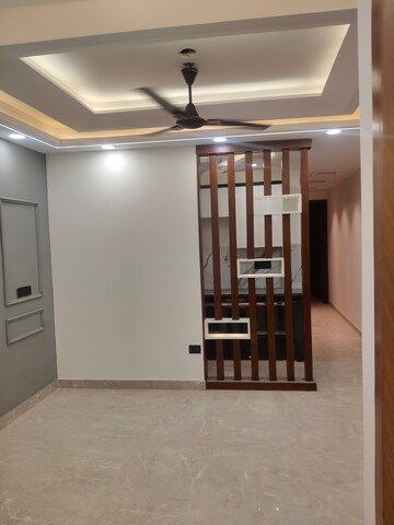 Room in 3 BHK Builder Floor at Govindpuri – for Rent