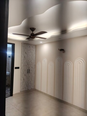 Room in 2 BHK Builder Floor at Govindpuri – for Rent