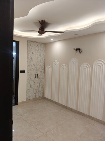 Bedroom in 2 BHK Builder Floor at Govindpuri – for Rent